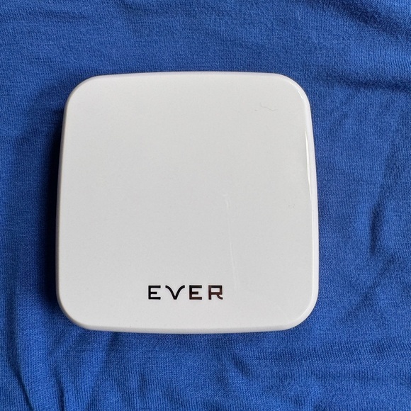 Ever BLUR Perfecting Face Powder Finishing Powder (Translucent) Size 10gm/0.35oz - Picture 2 of 9